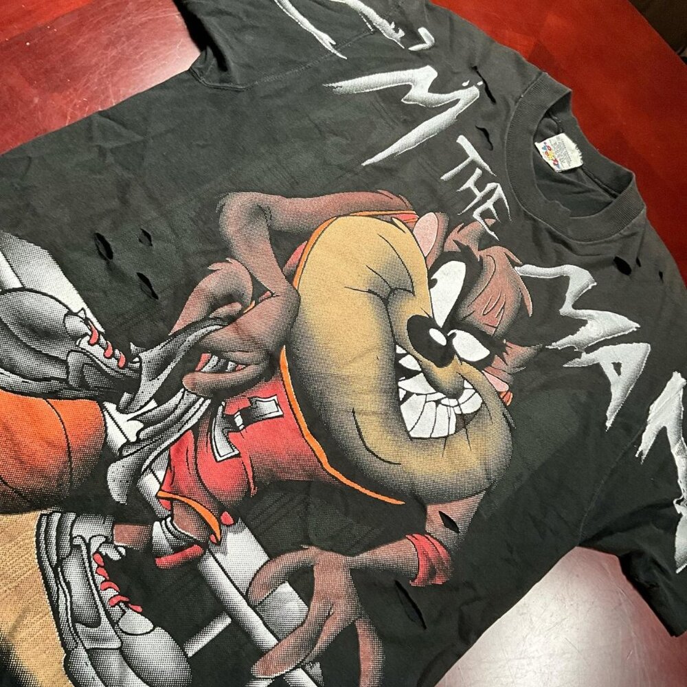 VTG 90s Looney Tunes Taz I’m The Man Graphic Distressed Grunge Street Tee(Large)